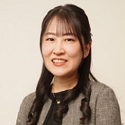 新谷友梨